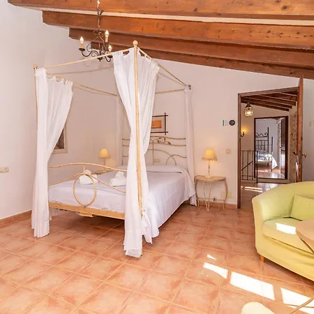 Perdiu Vell Petit By Sealand Pollenca